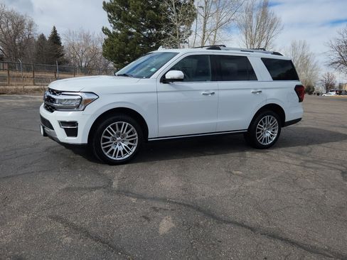 Certified 2024 Ford Expedition Limited image 5