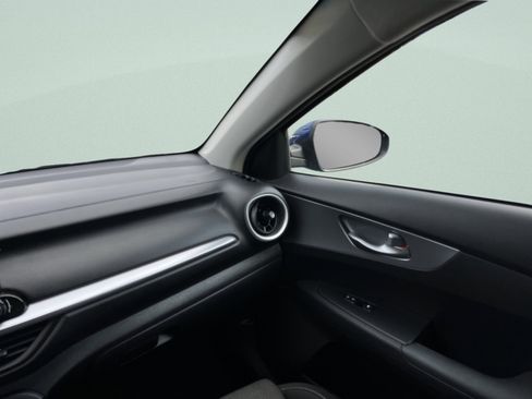 Used 2023 Kia Forte LXS image 29