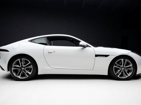 Used 2020 Jaguar F-TYPE Coupe image 35