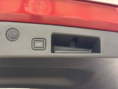 Used 2024 Chevrolet Equinox Premier image 26