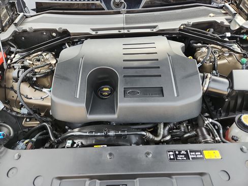 Used 2024 Land Rover Defender 130 X image 18