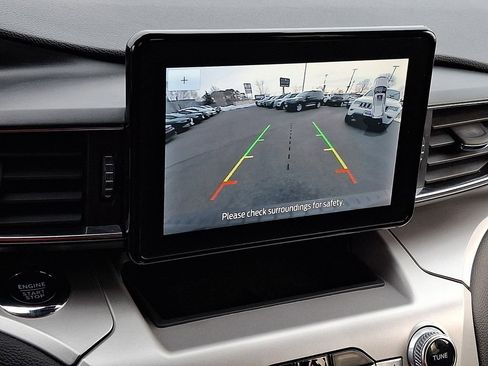 Used 2022 Ford Explorer XLT w/ Equipment Group 202A image 18