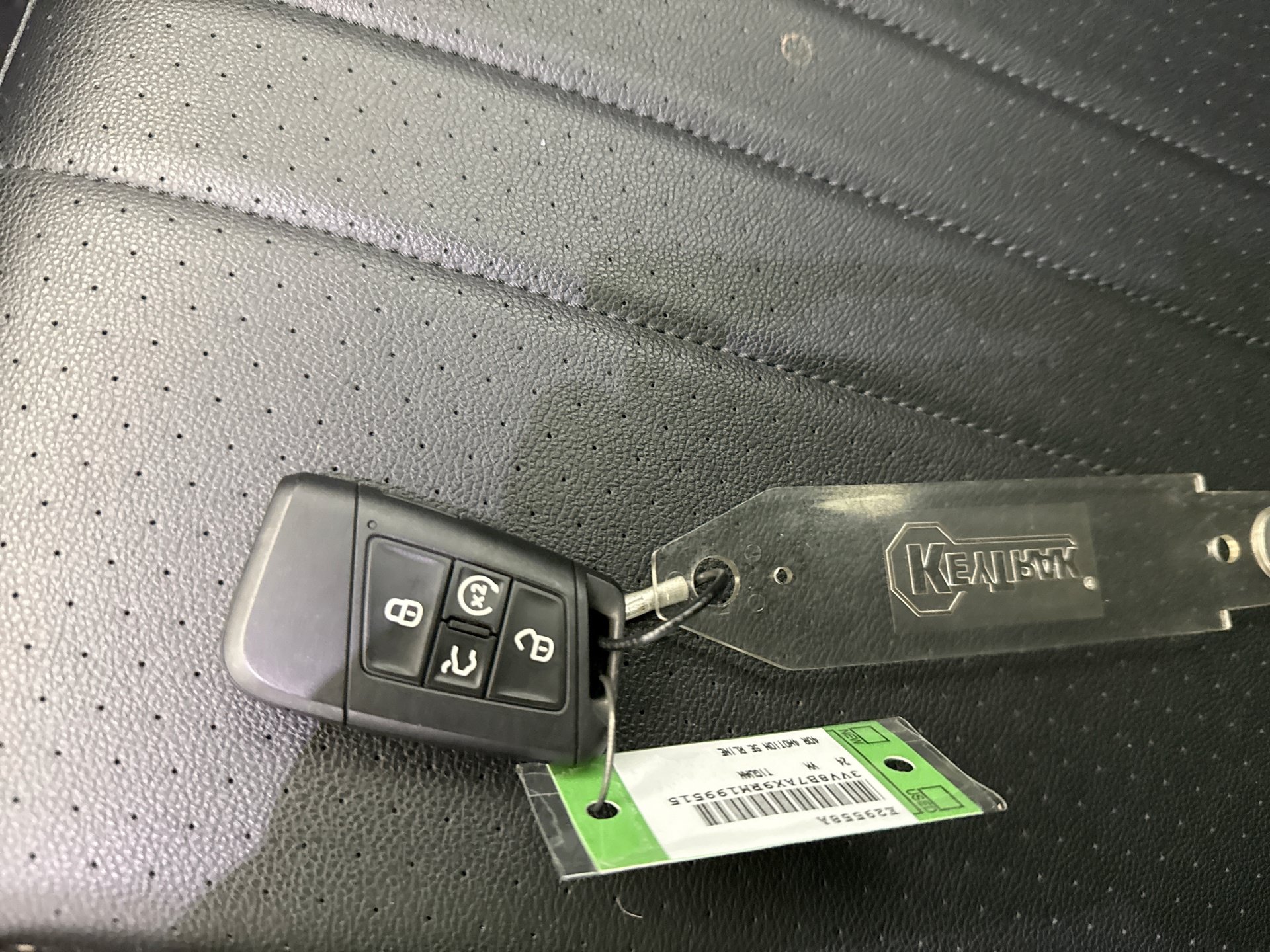 Used 2024 Volkswagen Tiguan SE R-Line AWD/4WD image 11
