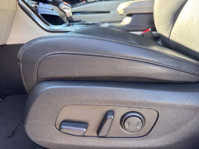 Used 2024 Kia Carnival EX FWD image 19