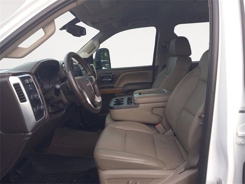 Used 2015 GMC Sierra 2500 SLT w/ Suspension Package, Off-Road image 9