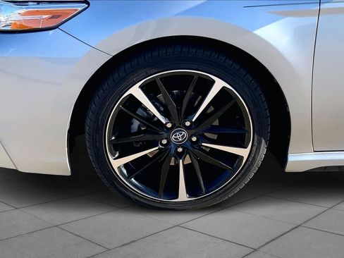 Used 2020 Toyota Camry XSE image 9
