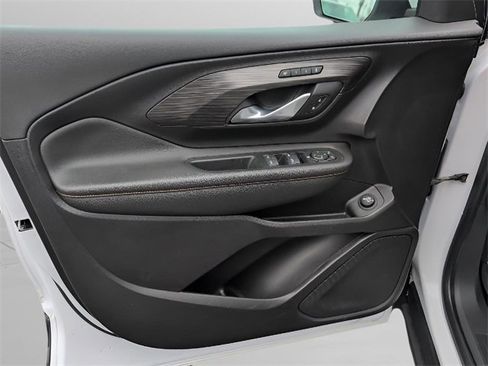 Used 2021 GMC Terrain SLT image 28