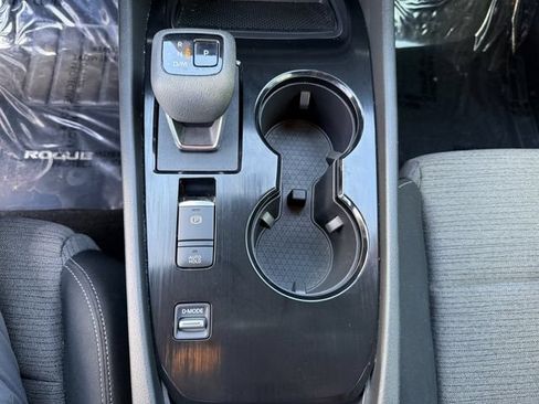 Used 2023 Nissan Rogue SV FWD image 22