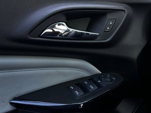 Used 2025 Chevrolet Trax LT image 19