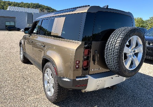 Certified 2025 Land Rover Defender 110 S AWD/4WD image 7