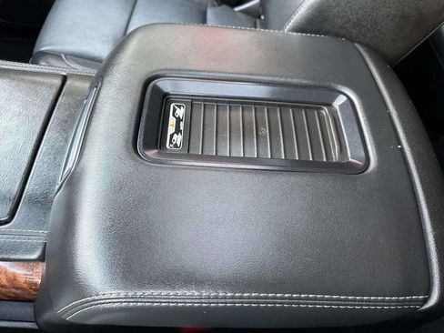 Used 2020 Chevrolet Suburban Premier image 55