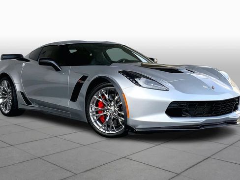 Used 2016 Chevrolet Corvette Z06 w/ 3LZ Preferred Equipment Group image 3