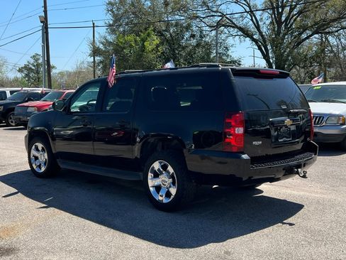 Used 2012 Chevrolet Suburban LT image 7