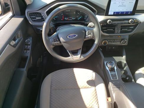 Used 2020 Ford Escape SE image 19