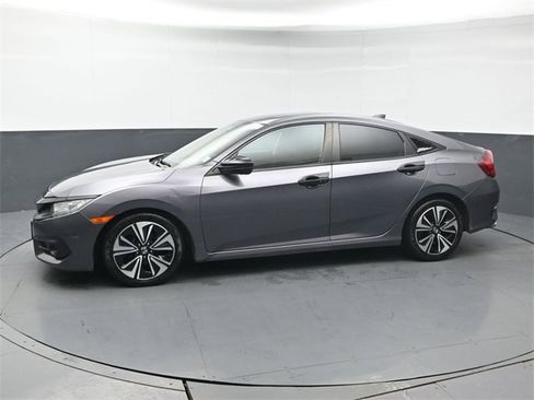 Used 2018 Honda Civic EX-T image 2