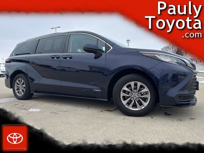 Used 2021 Toyota Sienna LE w/ LE Plus Package