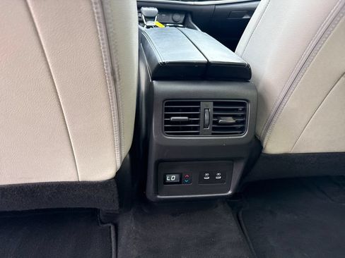 Used 2025 Nissan Rogue SL w/ SL Premium Package FWD image 29