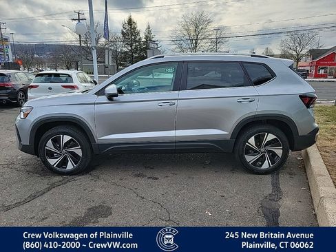 New 2026 Volkswagen Taos SE image 25