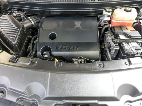 Certified 2021 Chevrolet Traverse LT w/ LT Premium Package image 39