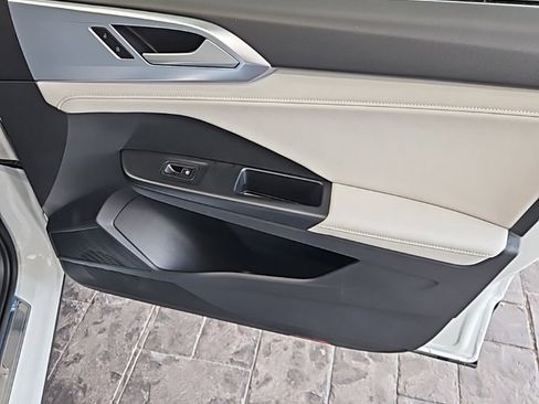 New 2026 Volkswagen Taos SE image 11