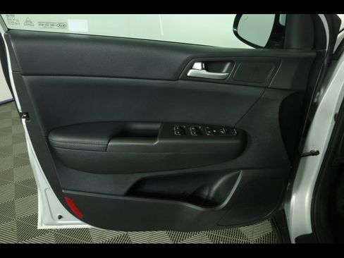 Used 2020 Kia Sportage S AWD/4WD image 20