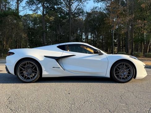 Used 2024 Chevrolet Corvette Z06 image 6
