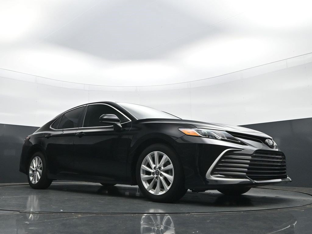 Used 2024 Toyota Camry LE FWD image 34