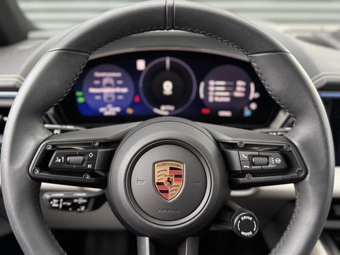 Certified 2025 Porsche Macan 4 Electric image 19