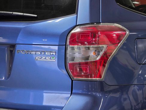 Used 2015 Subaru Forester 2.5i Premium AWD/4WD image 12
