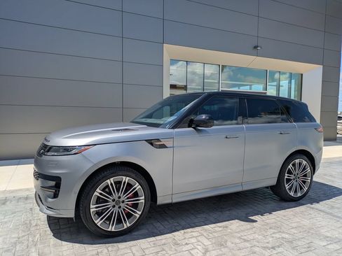 Certified 2025 Land Rover Range Rover Sport Dynamic SE AWD/4WD image 1