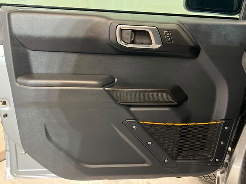 Used 2024 Ford Bronco Badlands image 15