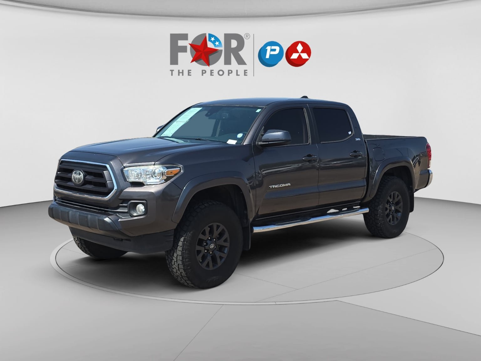 Used 2020 Toyota Tacoma SR5 RWD image 2