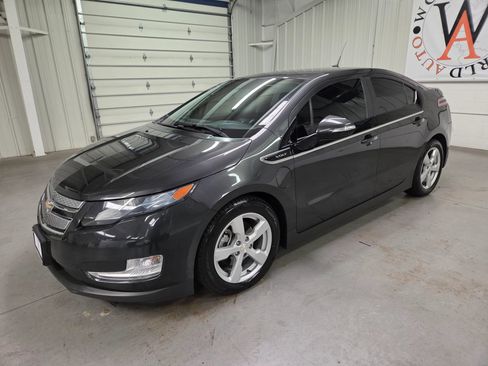 Used 2014 Chevrolet Volt Premium w/ Premium Trim Package FWD image 2
