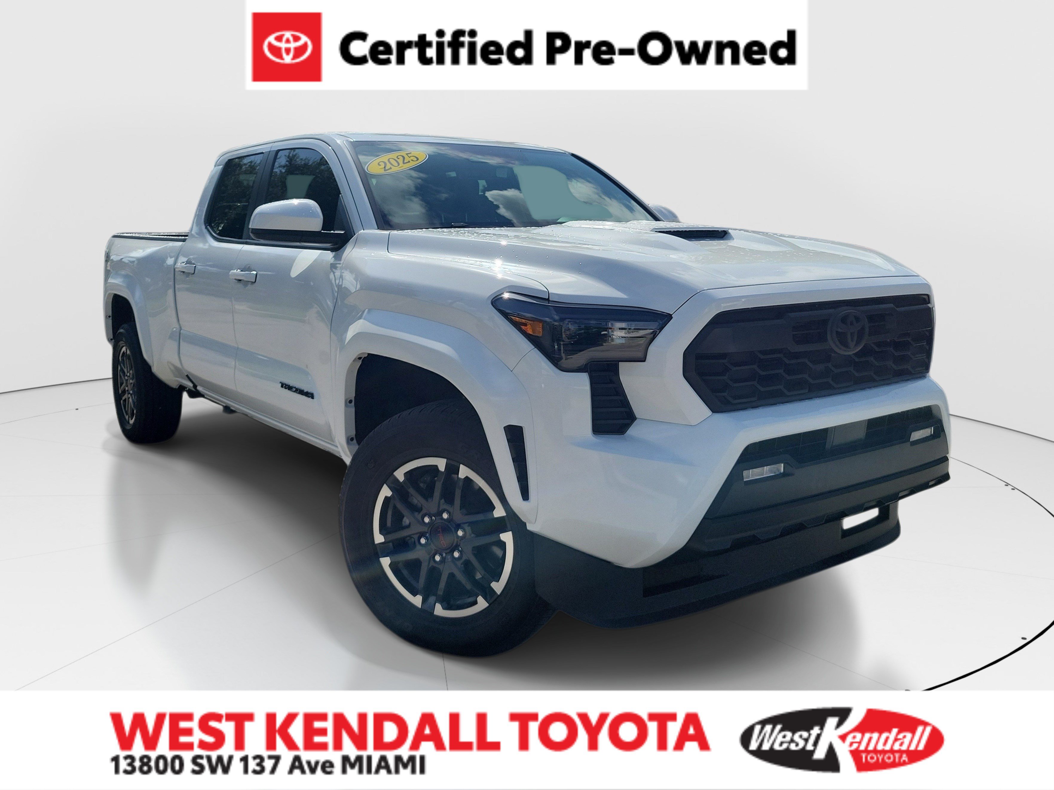 Certified 2025 Toyota Tacoma TRD Sport AWD/4WD image 1