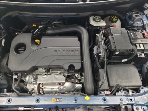 Used 2024 Chevrolet Equinox LS w/ Driver Confidence II Package image 30