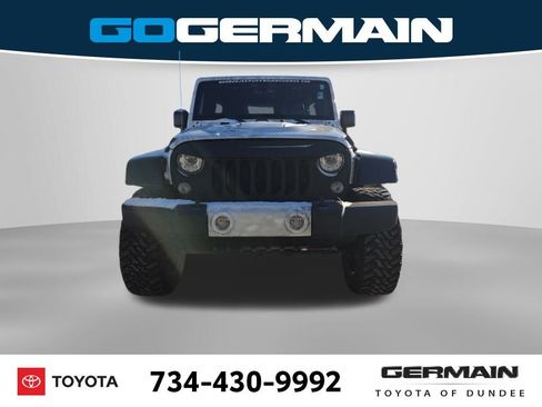 Used 2018 Jeep Wrangler Unlimited Sahara image 3
