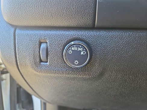 Used 2022 Chevrolet Colorado LT w/ Fleet Safety Package image 18