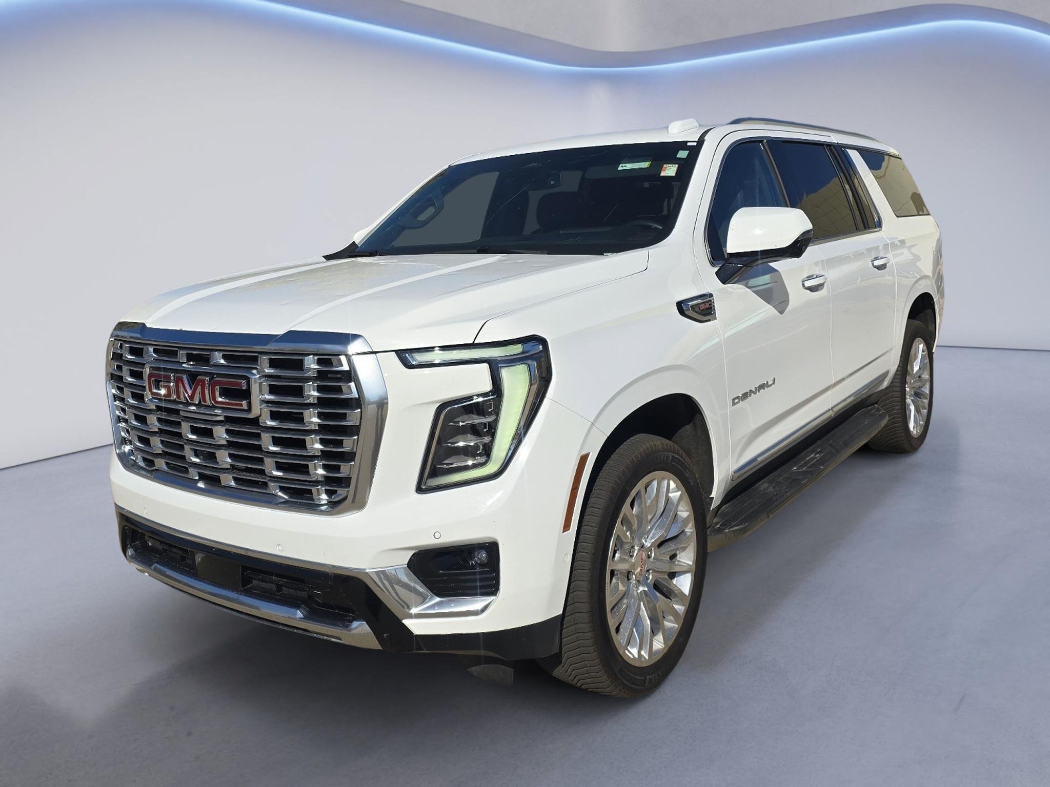 Used 2025 GMC Yukon XL Denali AWD/4WD image 1