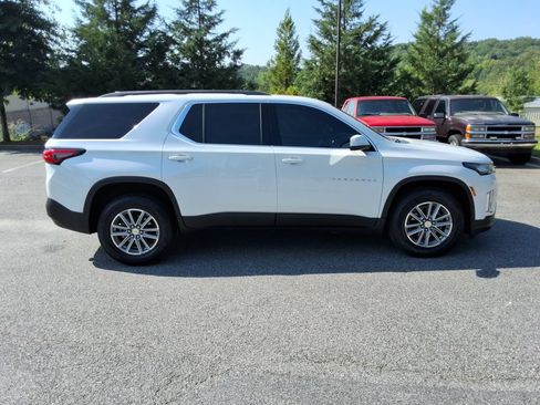 Certified 2023 Chevrolet Traverse LT FWD image 4