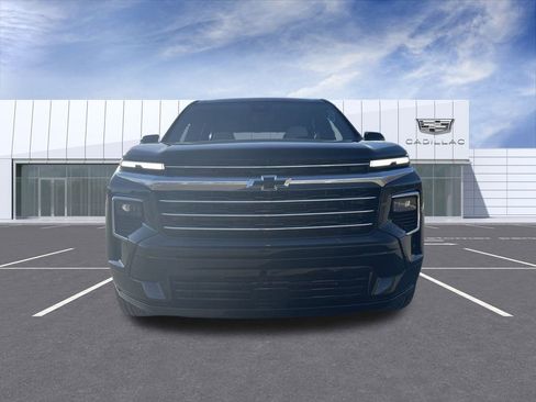 Used 2025 Chevrolet Traverse High Country w/ LPO, Floor Liner Package image 3