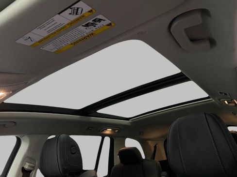 Certified 2025 Mercedes-Benz GLS 450 4MATIC image 34