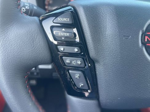 Used 2025 Nissan Frontier PRO-4X image 20