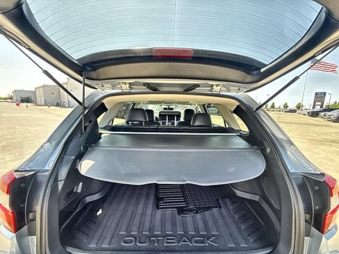 Used 2017 Subaru Outback 2.5i Limited AWD/4WD image 23