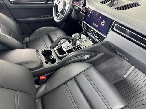Certified 2023 Porsche Cayenne GTS AWD/4WD image 17