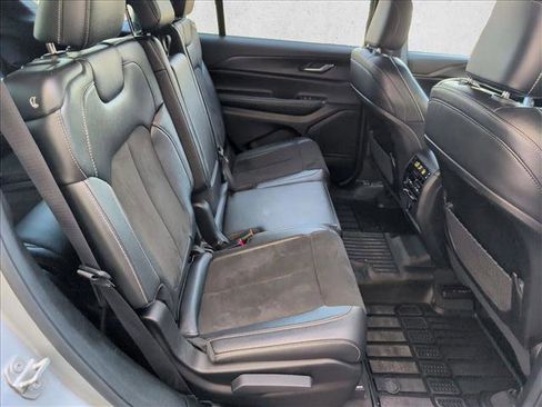 Used 2024 Jeep Grand Cherokee L Laredo AWD/4WD image 21