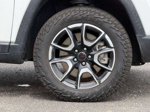 Used 2025 Jeep Compass Trailhawk AWD/4WD image 9