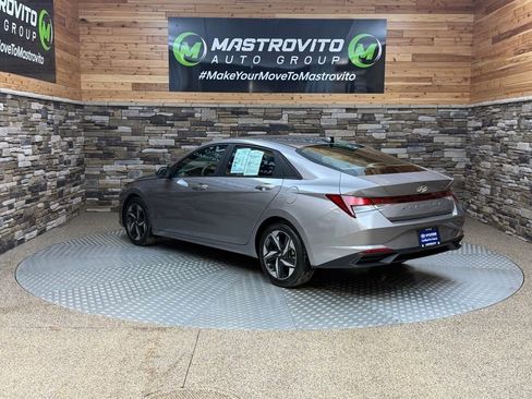 Used 2023 Hyundai Elantra SEL w/ Convenience Package image 7