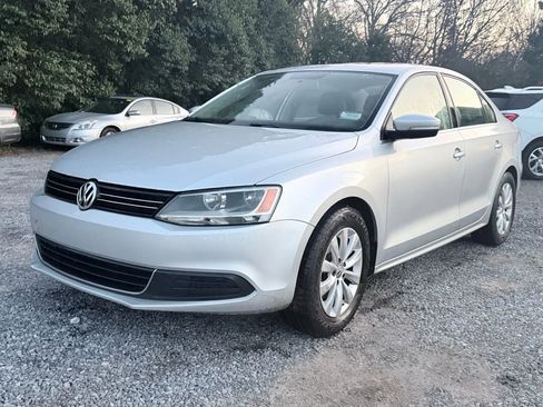 Used 2014 Volkswagen Jetta SE image 2