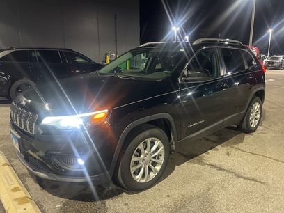 Used 2019 Jeep Cherokee Latitude w/ Popular Appearance Group