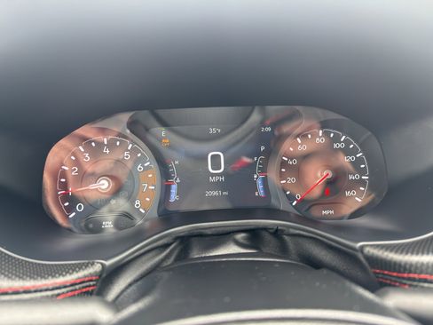 Used 2025 Jeep Compass Trailhawk AWD/4WD image 17